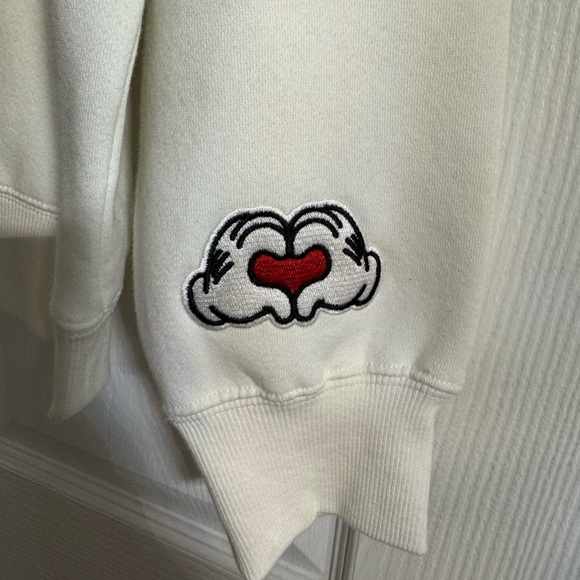 NWT FOREVER 21 x DISNEY Minnie Mouse Crewneck - Picture 3 of 5